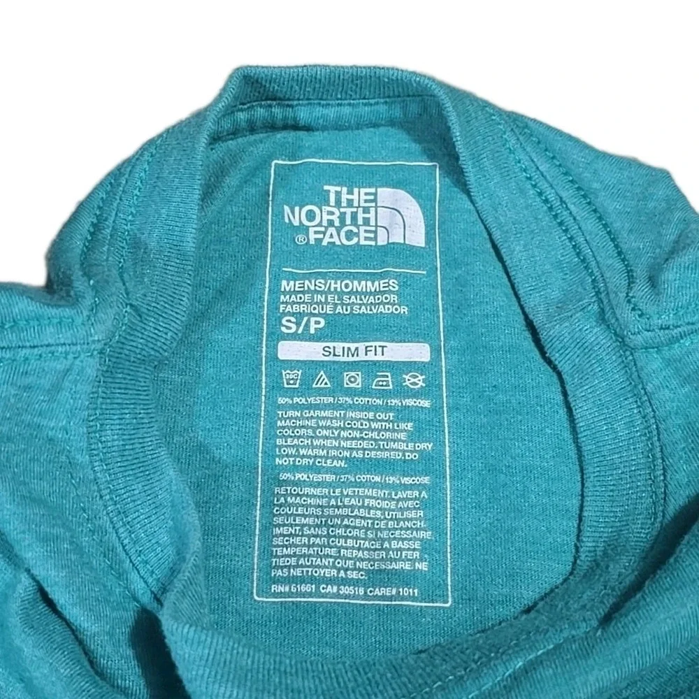 The North Face Mens Logo Crew Neck Slim Fit T-shirt Teal Blue‎ & Purple Small